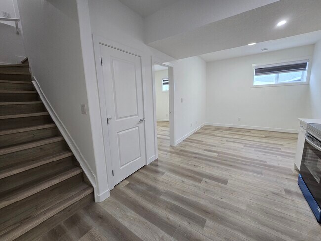 315 Bluff Cove in Leduc, AB - Building Photo - Building Photo