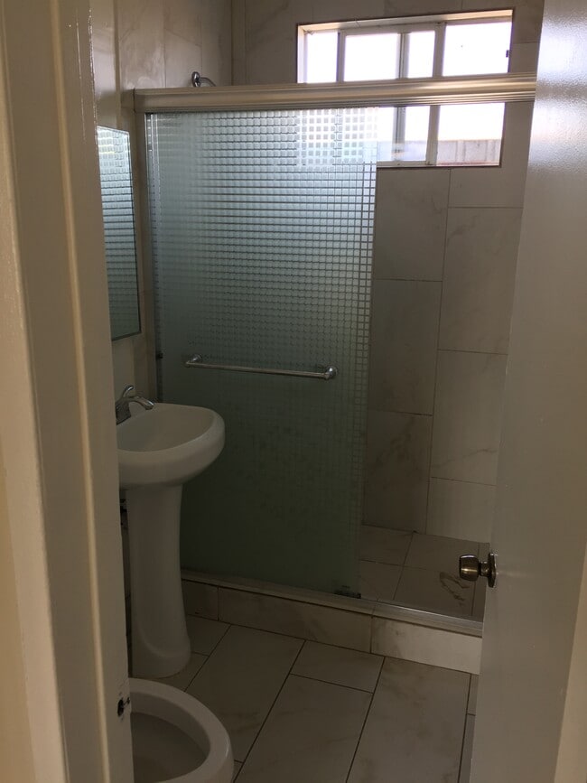 1336 W 227th St, Unit 1