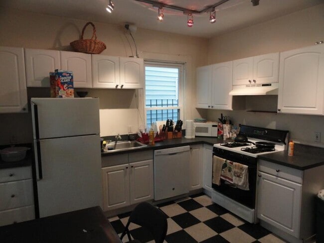 378 Washington St, Unit 2M