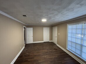 3895 St Elmo Ave in Memphis, TN - Building Photo - Building Photo