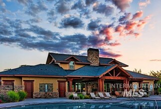 6631 S Kirra Way in Boise, ID - Building Photo - Building Photo