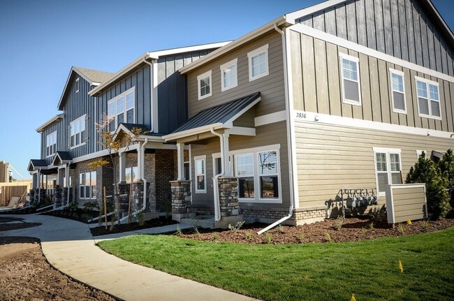 property at 3836 Manhattan Ave