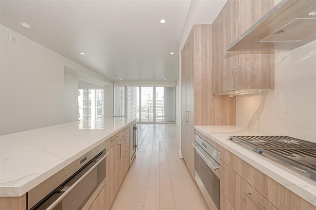 property at 2047 Westcreek Ln