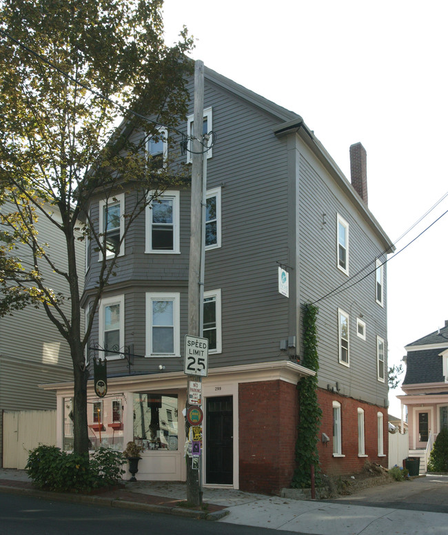 297-301 Wickenden St in Providence, RI - Building Photo - Building Photo