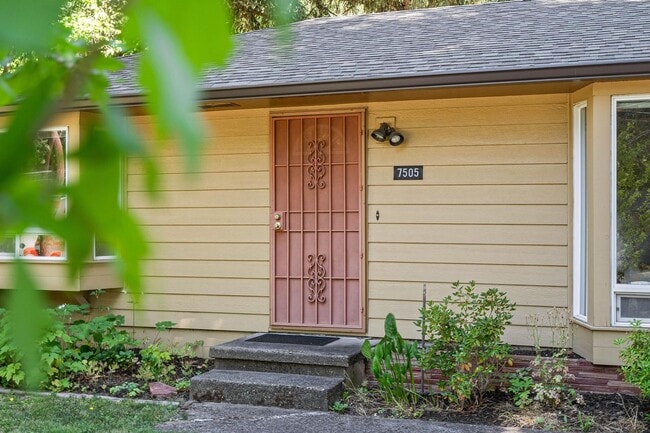 7505 SW Alden St in Portland, OR - Building Photo - Building Photo