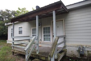 1010 S Bennett Ave in Tyler, TX - Building Photo