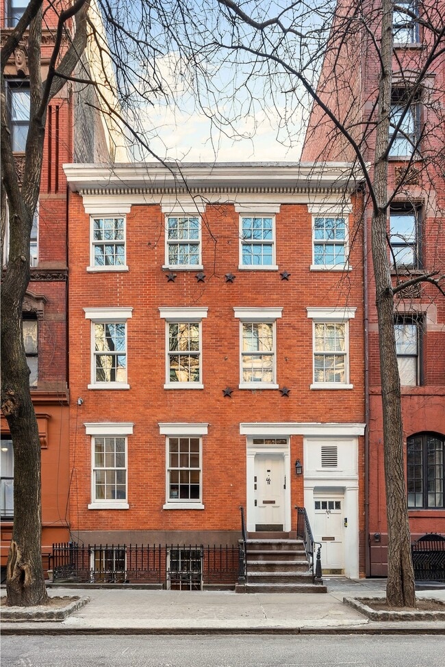 46 Perry St in New York, NY - Building Photo - Building Photo