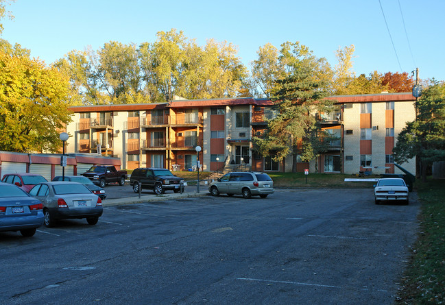 Eastview Manor in St. Paul, MN - Building Photo - Building Photo