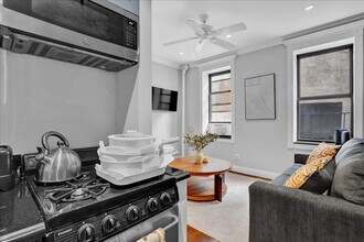 346 E 18th St in New York, NY - Building Photo - Building Photo