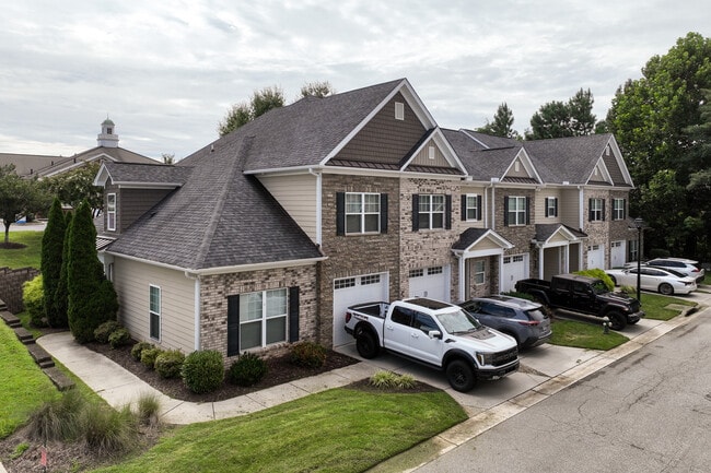 New Garden Square Townhomes in Greensboro, NC - Building Photo - Building Photo