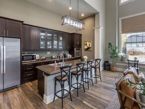 San Tropez Apartments & Townhomes in South Jordan, UT - Building Photo - Building Photo