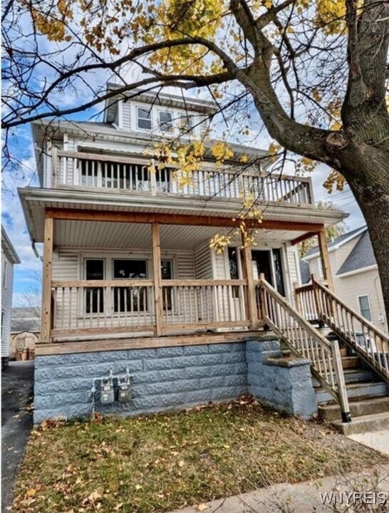 27 Hoerner Ave in Buffalo, NY - Building Photo
