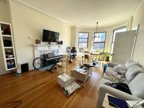 465 Beacon St, Unit 3F in Boston, MA - Building Photo - Building Photo