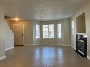 2637 Dornoch Pl in Richland, WA - Building Photo - Building Photo