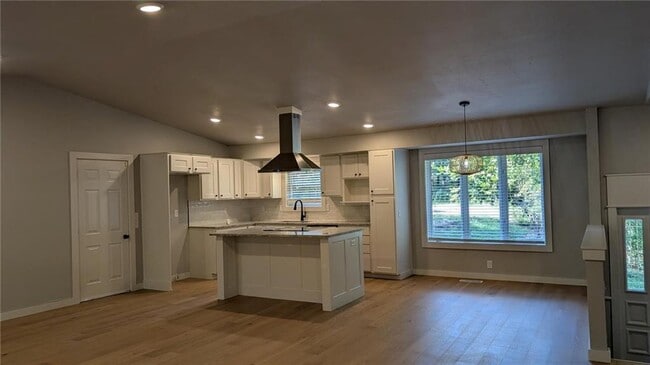 property at 6 Erith Ln