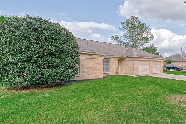 1801 Laurel Oaks Dr in Richmond, TX - Building Photo - Building Photo