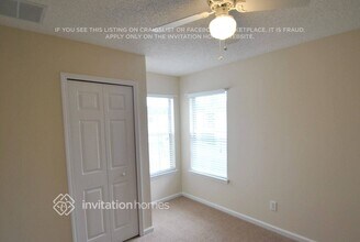 1872 Pineta Cove Drive in Middleburg, FL - Foto de edificio - Building Photo