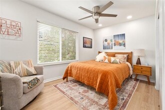 2450 Ashdale Dr in Austin, TX - Building Photo - Building Photo