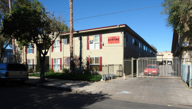 Rayen Apartments in North Hills, CA - Building Photo - Building Photo