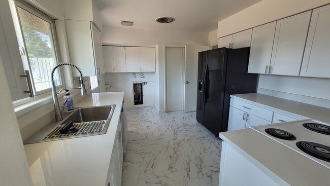 property at 8913 Craw Ln