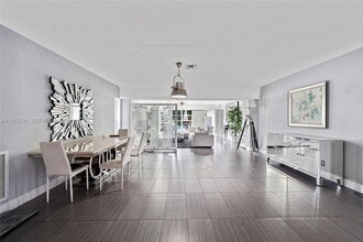 2534 Monroe St in Hollywood, FL - Building Photo - Building Photo