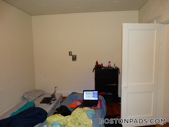 1167 Boylston St, Unit 6 in Boston, MA - Building Photo - Building Photo