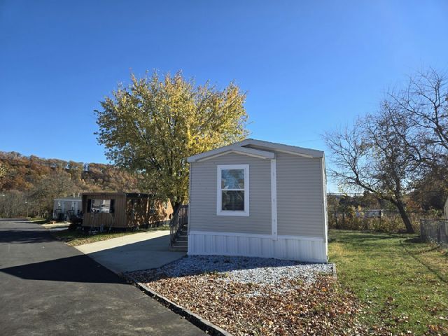 1070 Aspen St in Laurys Station, PA - Building Photo