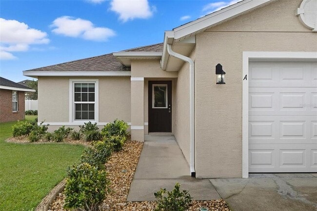 8 Lindsay Dr in Palm Coast, FL - Building Photo - Building Photo