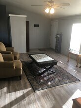 21272 Morro Rd in Apple Valley, CA - Foto de edificio - Building Photo