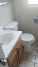 565 Barrymore St E in Stockton, CA - Building Photo - Building Photo