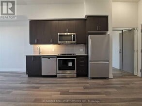 3121-3121 Sheppard Ave E in Toronto, ON - Building Photo - Building Photo