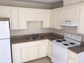 11 Rockport St in Alton, TX - Building Photo - Building Photo