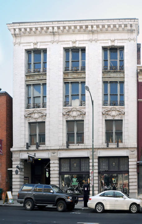 12 W Orange St in Lancaster, PA - Building Photo