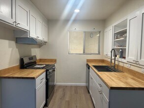 742 Nightingale Dr in Fairfield, CA - Building Photo - Building Photo