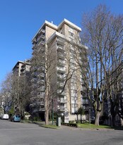 Ilikai in Vancouver, BC - Building Photo