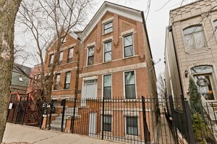 2117 N Winchester Ave, Unit 2F in Chicago, IL - Building Photo