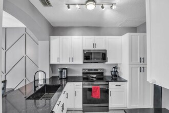 4947 Grinnell St in Greenacres, FL - Building Photo - Building Photo