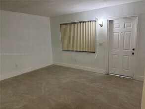 994 SE 2nd Pl in Hialeah, FL - Building Photo - Building Photo