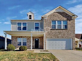 936 Shenandoah Way in Greenwood, IN - Building Photo