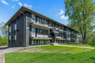 Zola Apartments in St. Louis Park, MN - Foto de edificio - Building Photo