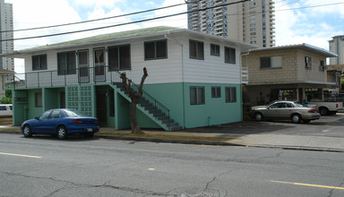 2221 Fern St in Honolulu, HI - Building Photo - Building Photo