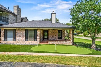 101 Fairway View Ln in Montgomery, TX - Building Photo - Building Photo