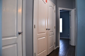 3012 Basil Dr, Unit 4 in Weslaco, TX - Foto de edificio - Building Photo