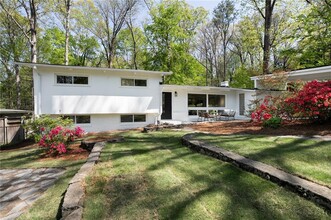 1690 Cotswold Dr NE in Atlanta, GA - Building Photo - Building Photo