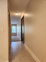 1904 Parkwild Dr in Council Bluffs, IA - Building Photo