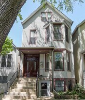 1424 W Fletcher St, Unit G in Chicago, IL - Building Photo