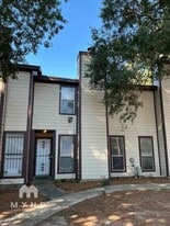 5834 Twisted Pine Ct in Houston, TX - Building Photo