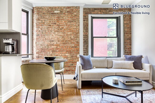214 E 25th St in New York, NY - Foto de edificio - Building Photo