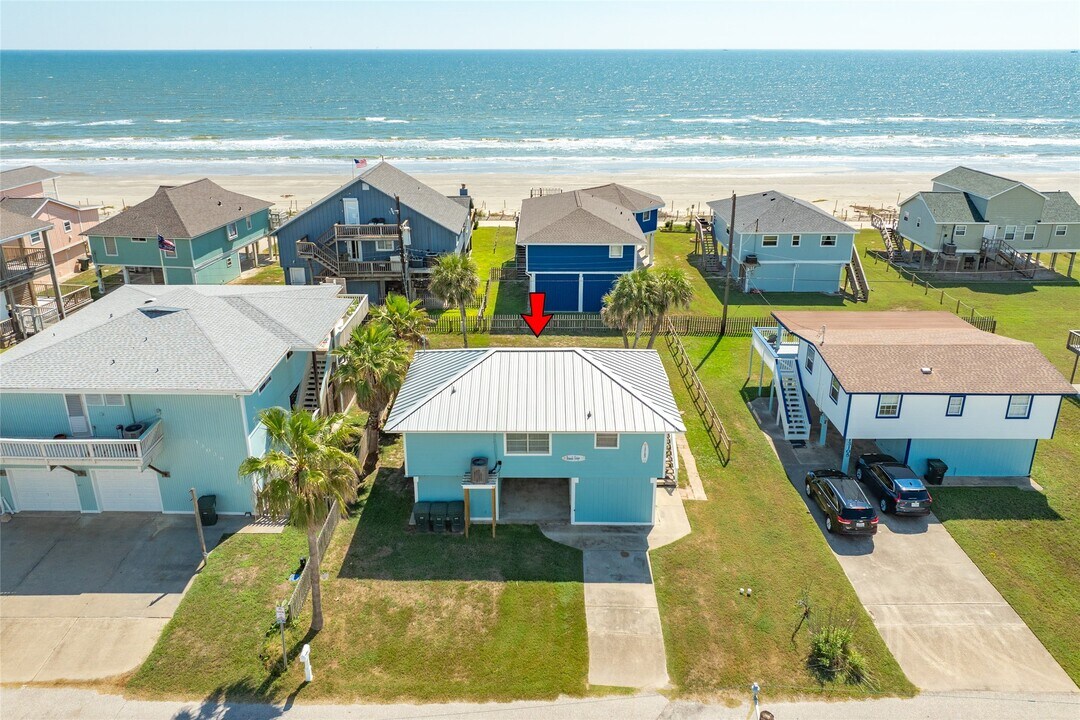 13103 John Reynolds Rd in Galveston, TX - Building Photo