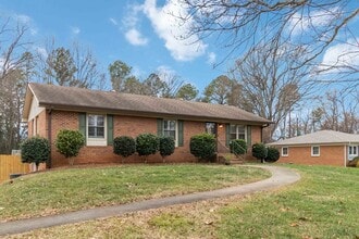405 Hillcrest Dr in Huntersville, NC - Building Photo - Building Photo